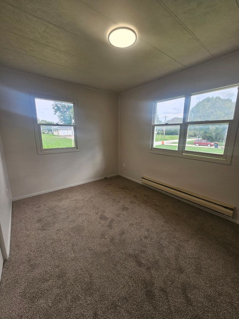 Aledo Apartment: 401-407 SW 8th St.