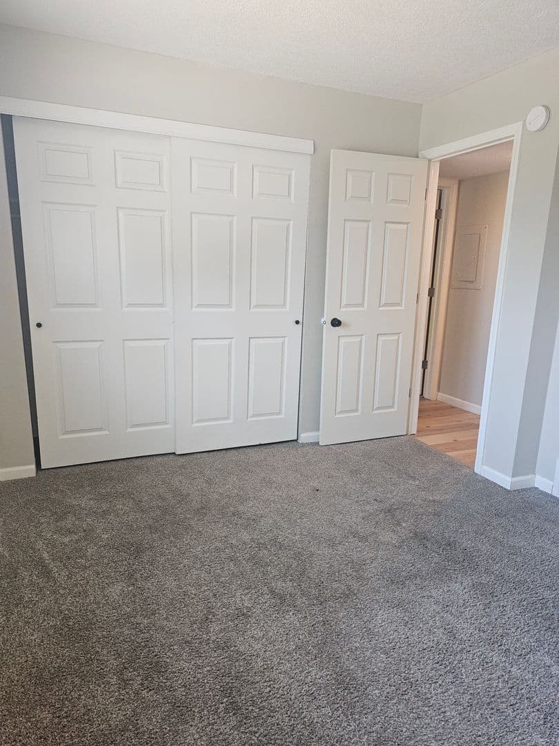 Davenport Apartment: 3424 Heatherton Drive
