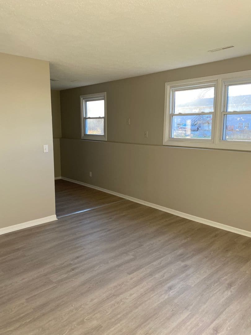Davenport Apartment: 769 W 61st St.