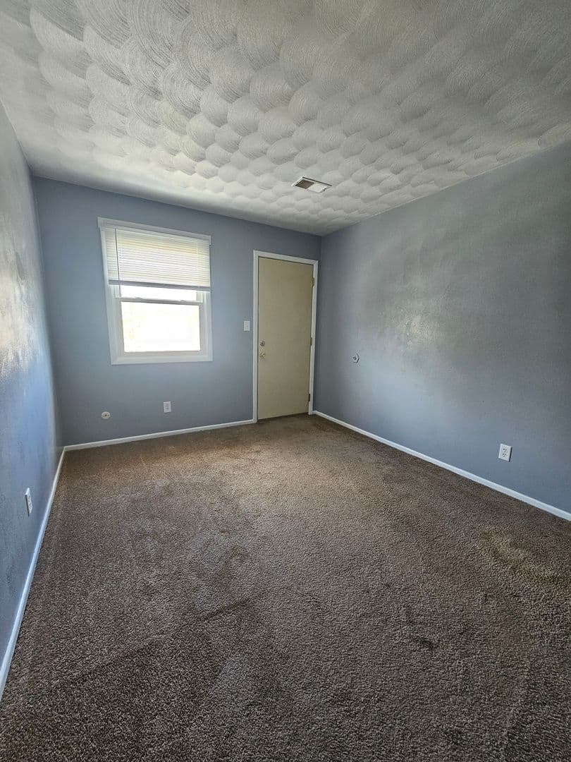Davenport Apartment: 644 W 63rd Street