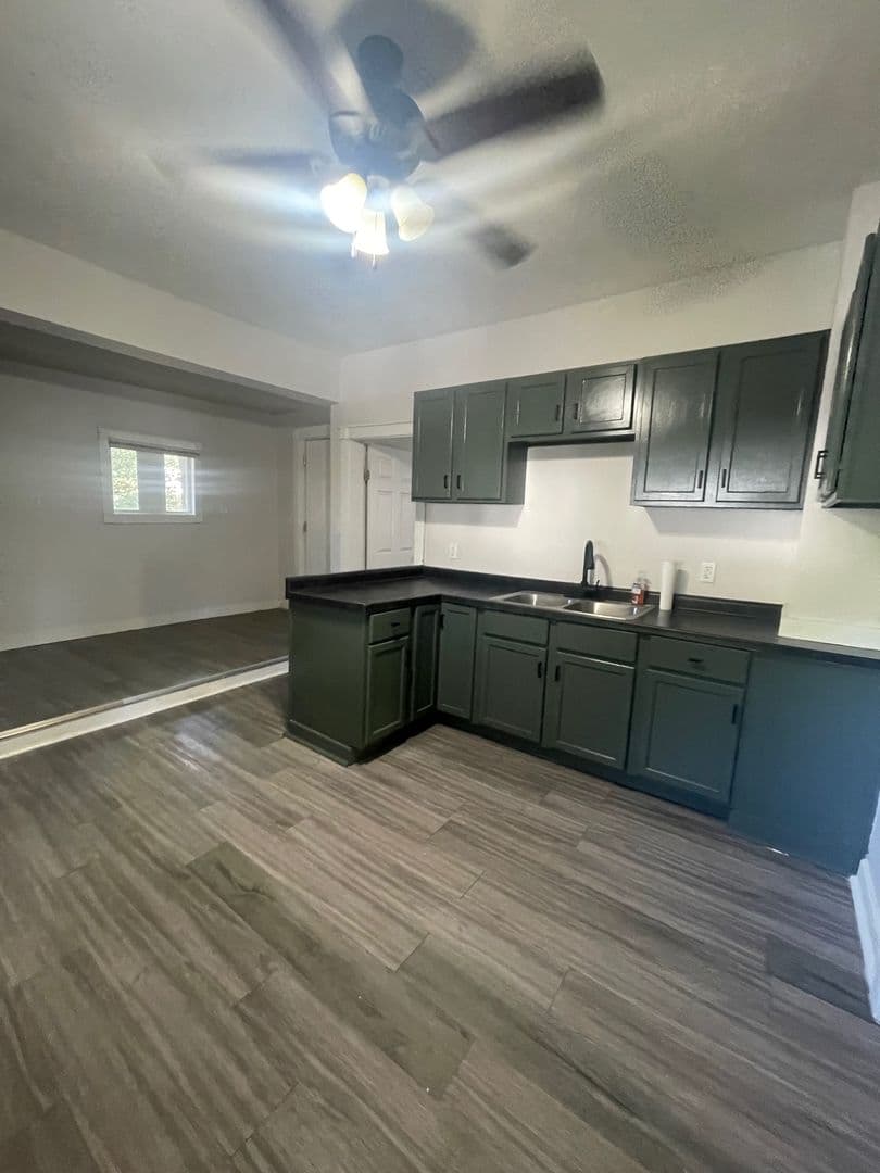 Davenport House: 1413 Carey Ave.
