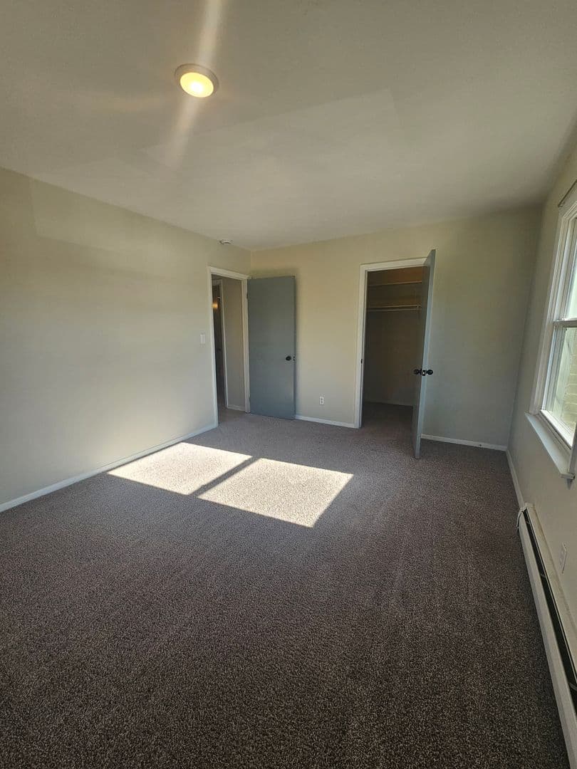 Davenport Apartment: 1656-1666 W 42nd St.