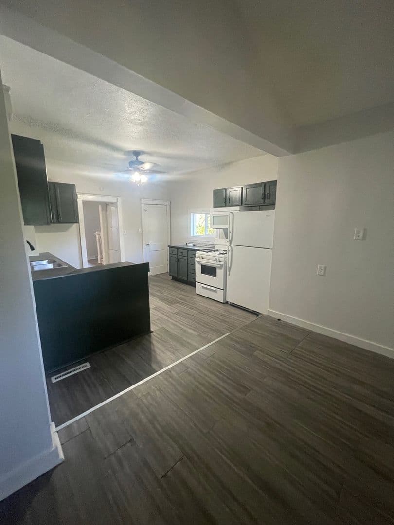 Davenport House: 1413 Carey Ave.