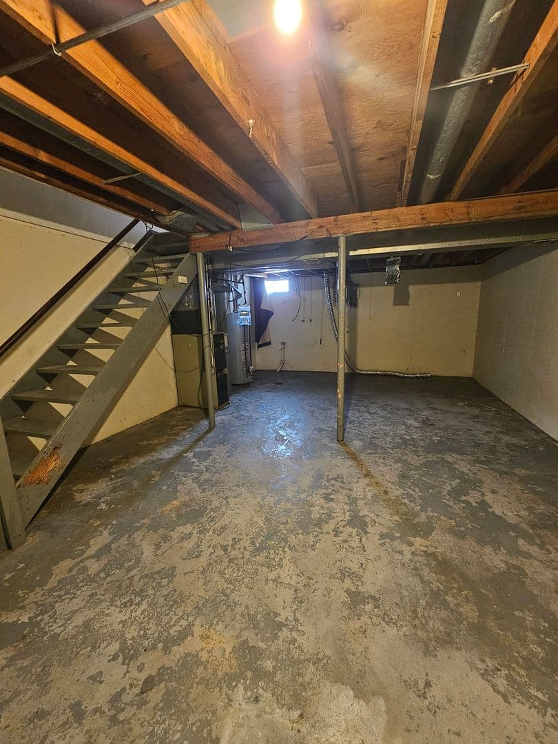 Davenport Apartment: 3367 Hillandale Rd. & 2931 W 34th St.