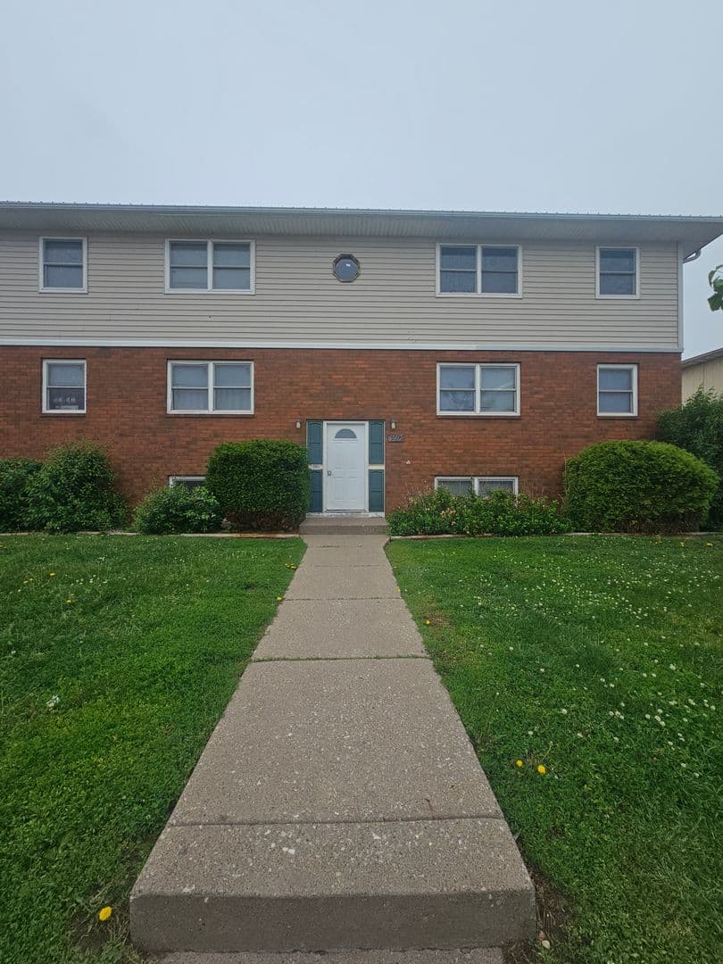Davenport Apartment: 710 W 63rd St.