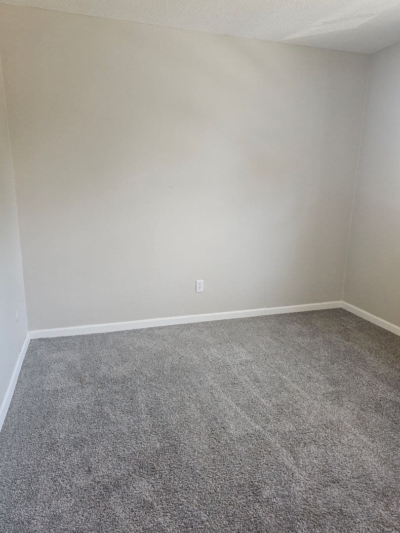 Davenport Apartment: 3424 Heatherton Drive