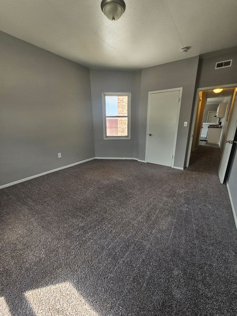 East Moline Apartment: 1022 15th Ave.