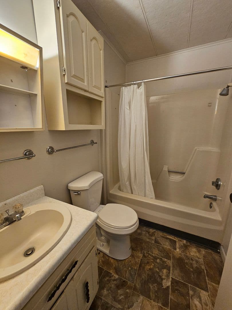 Aledo Apartment: 106 - 108 NW 11th Ave