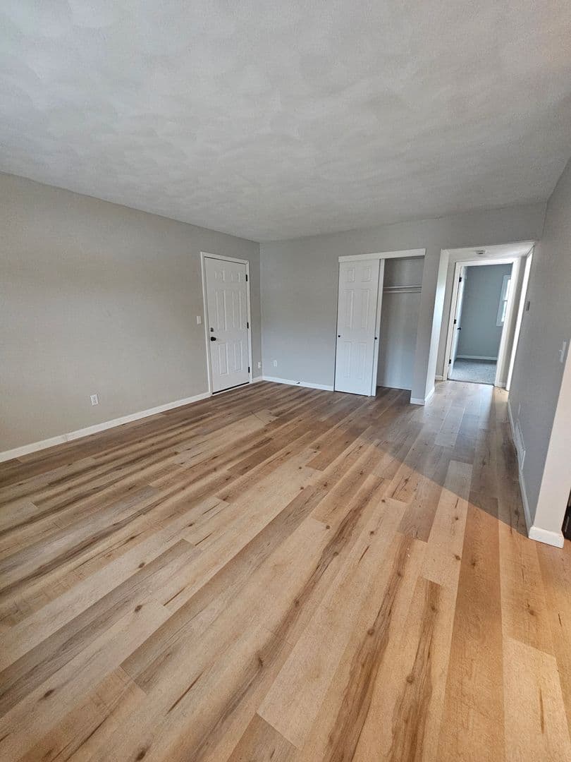 Davenport Apartment: 3424 Heatherton Drive