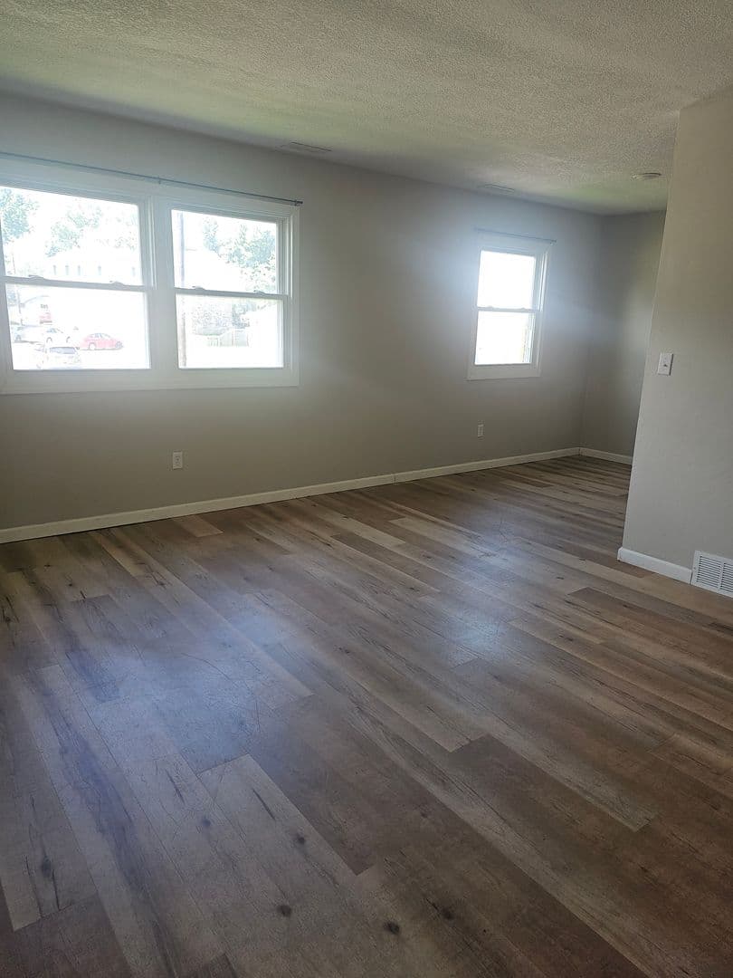 Davenport Apartment: 3424 Heatherton Drive