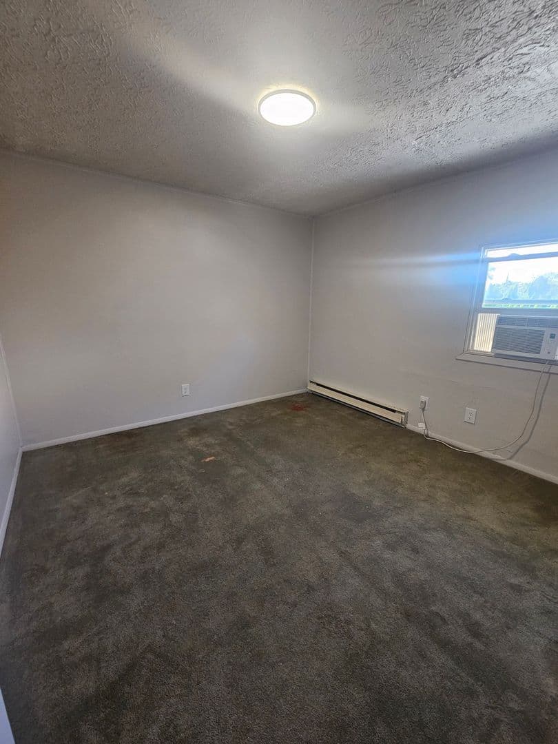 Aledo Apartment: 804 SW 4th St.