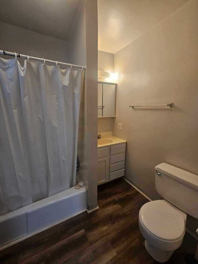 Aledo Apartment: 607 NE 3rd Ave