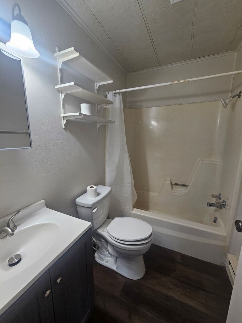 Aledo Apartment: 401-407 SW 8th St.