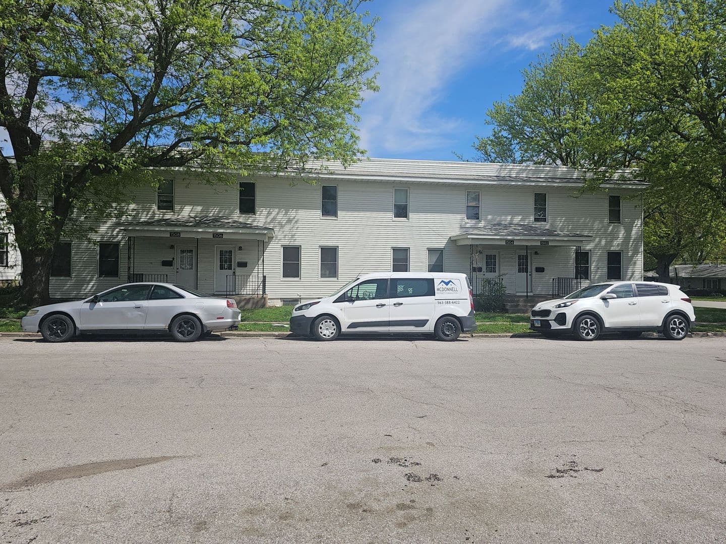 Davenport Apartment: 1502 W Pleasant St.