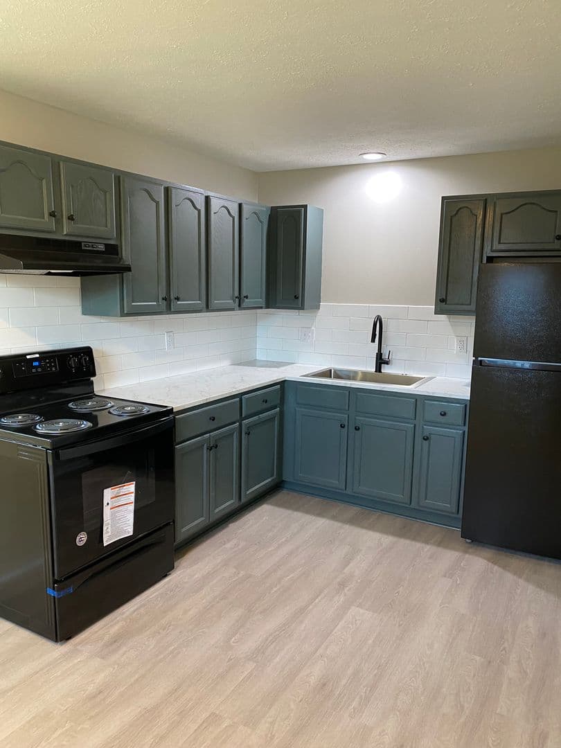 Davenport Apartment: 769 W 61st St.