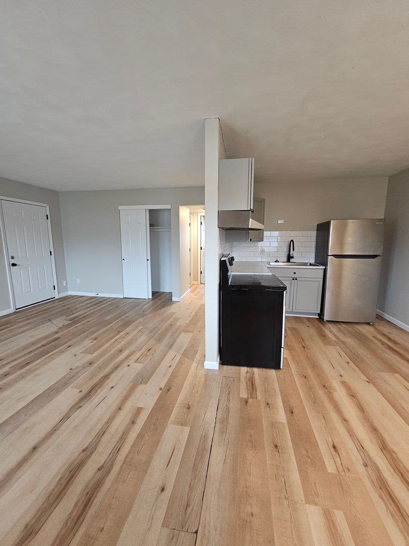Davenport Apartment: 3424 Heatherton Drive