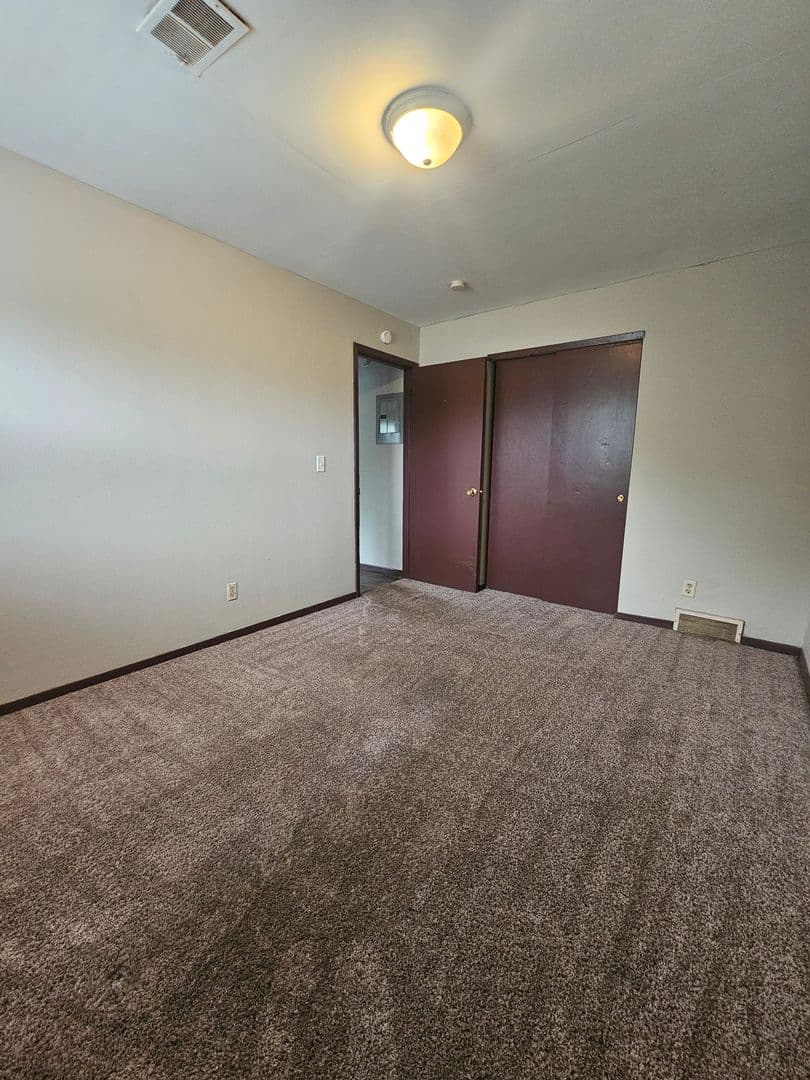 Davenport Apartment: 710 W 63rd St.