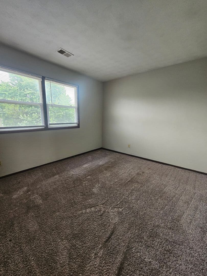 Davenport Apartment: 710 W 63rd St.