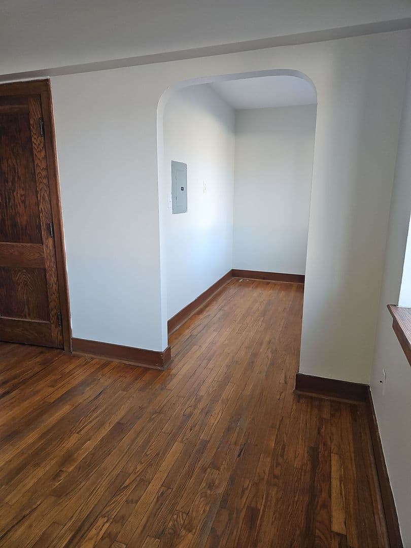 Davenport Apartment: 1011 Bridge Ave. - 1212 E 10th St.