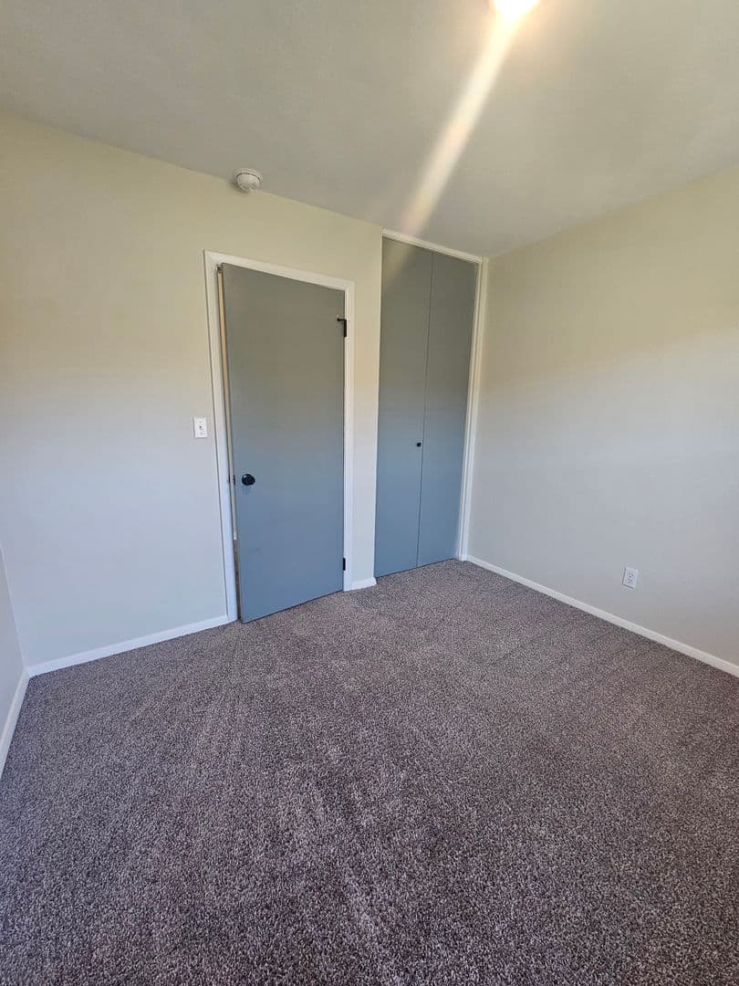 Davenport Apartment: 1656-1666 W 42nd St.