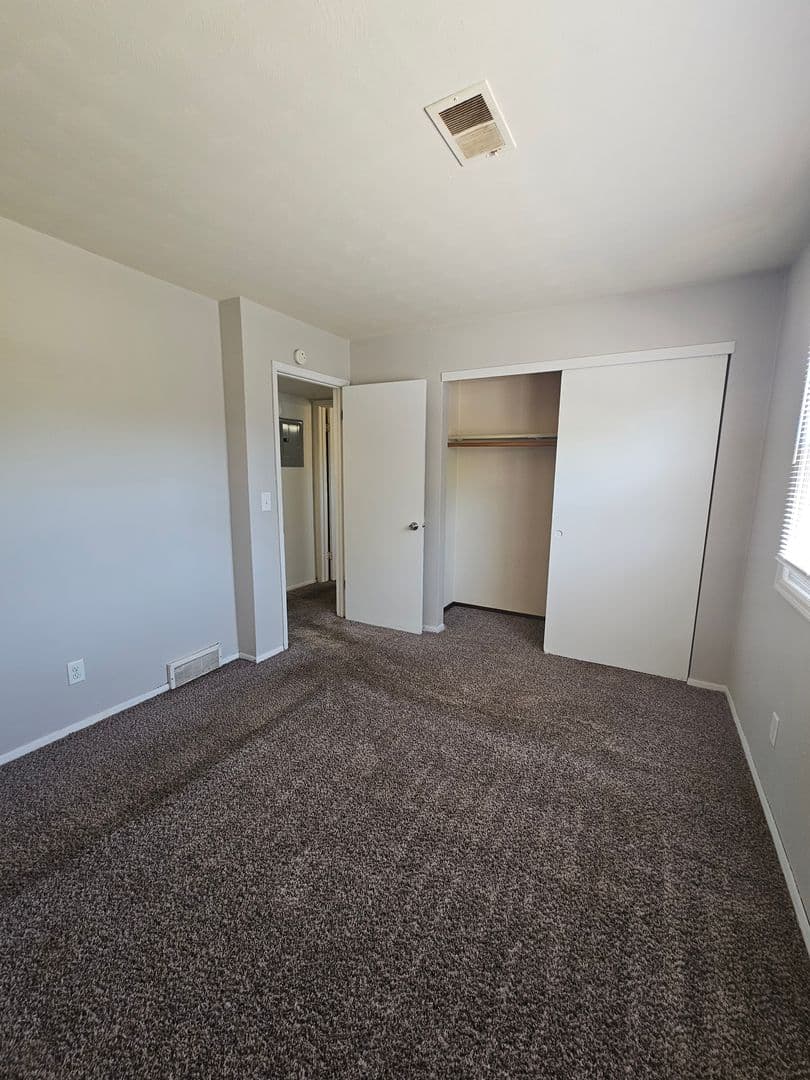 Davenport Apartment: 710 W 63rd St.
