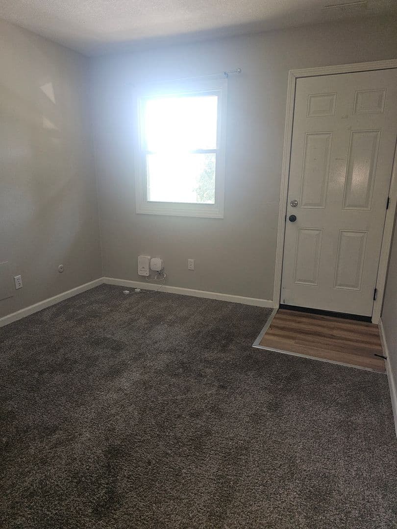 Davenport Apartment: 3424 Heatherton Drive