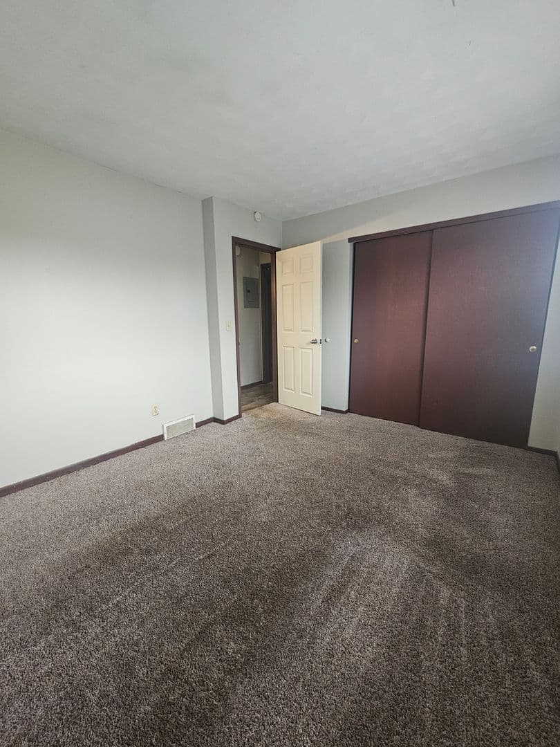 Davenport Apartment: 710 W 63rd St.
