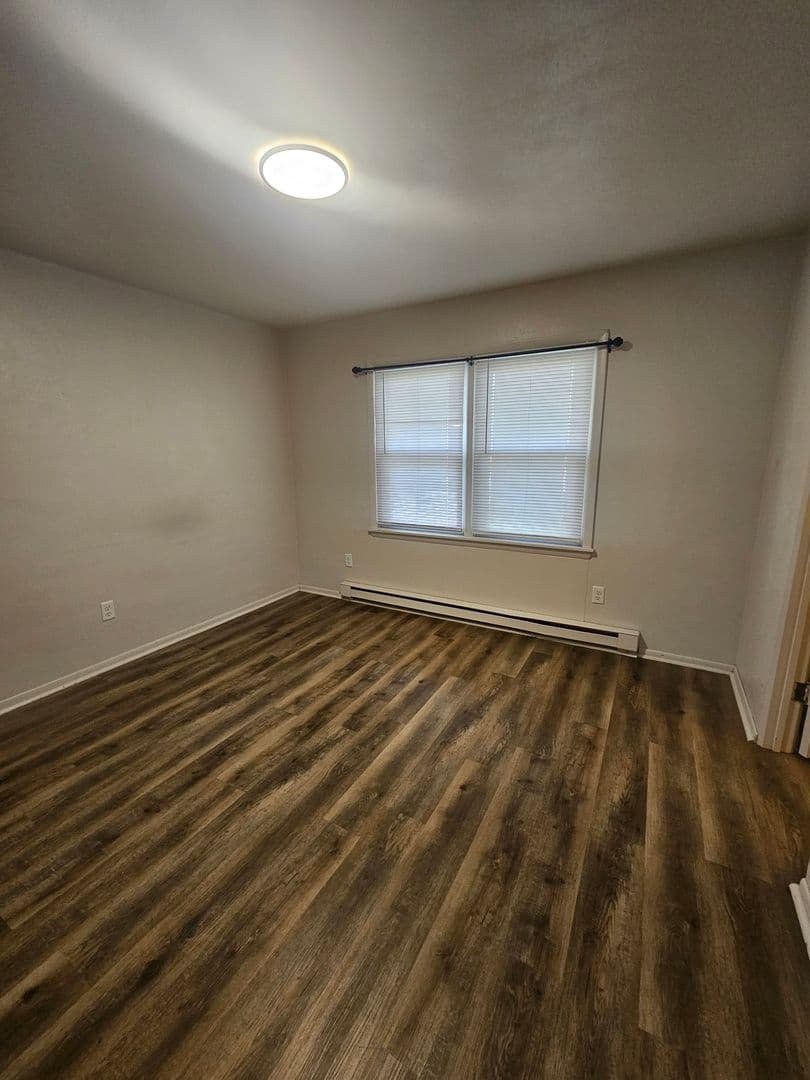 Aledo Apartment: 607 NE 3rd Ave