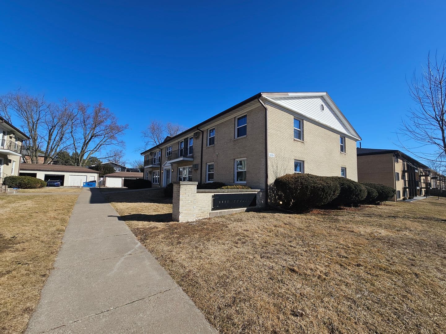 Davenport Apartment: 1656-1666 W 42nd St.