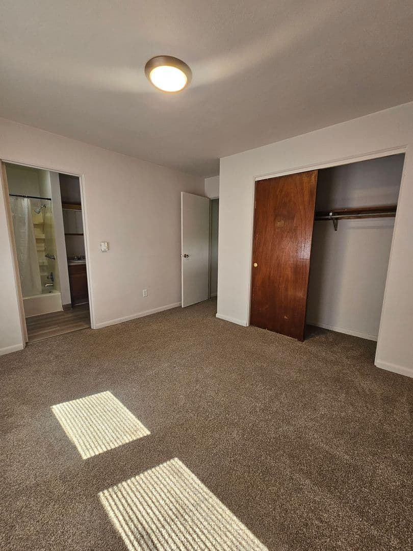 Aledo Apartment: 607 NE 3rd Ave