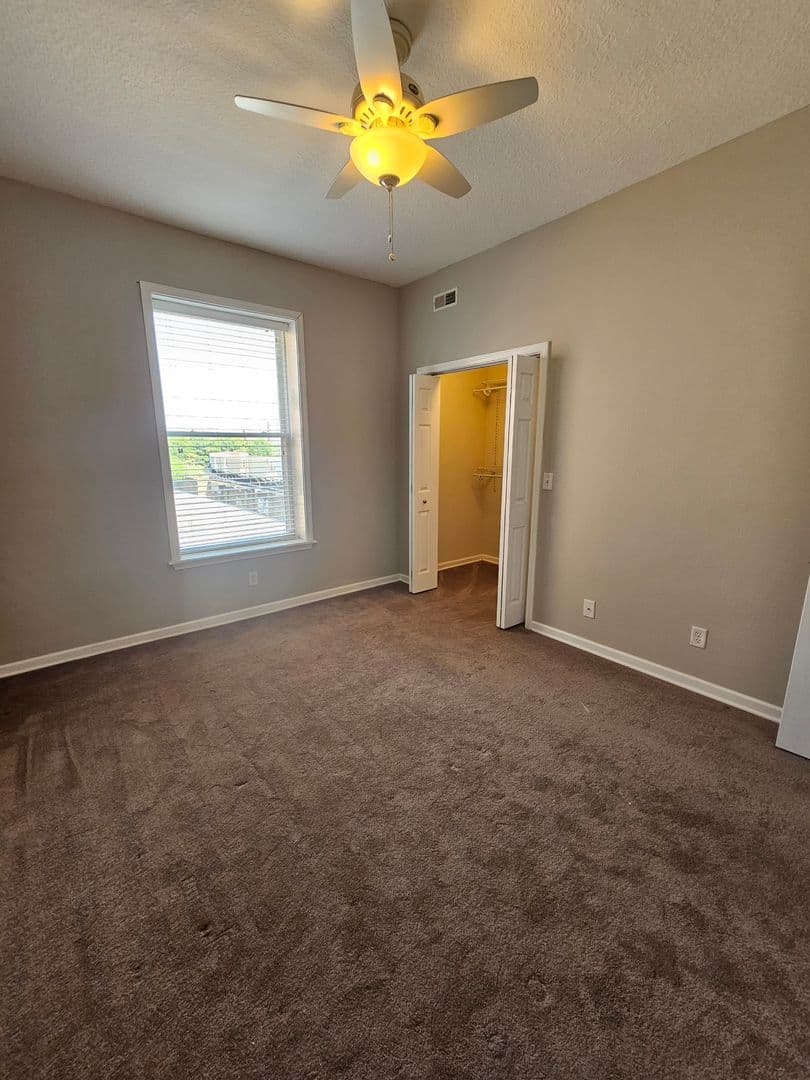 Davenport Apartment: 108 W 5th Street