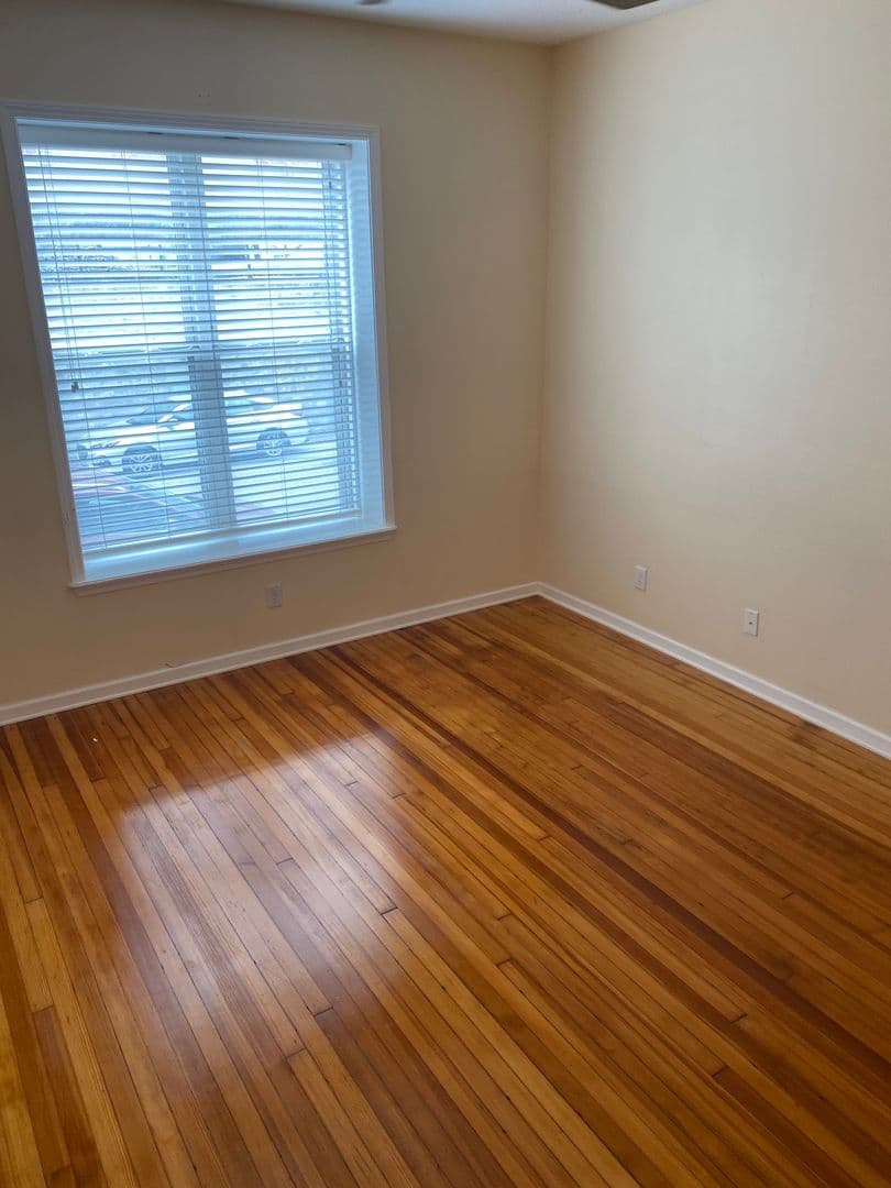 Davenport Apartment: 108 W 5th Street