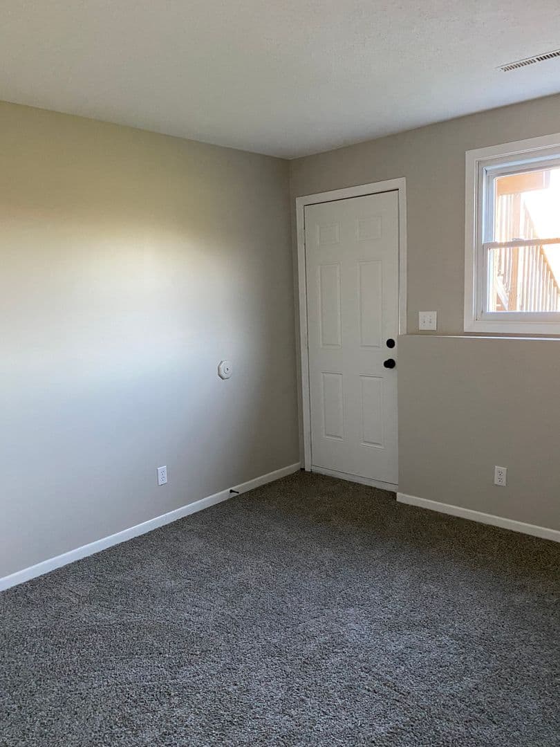 Davenport Apartment: 769 W 61st St.