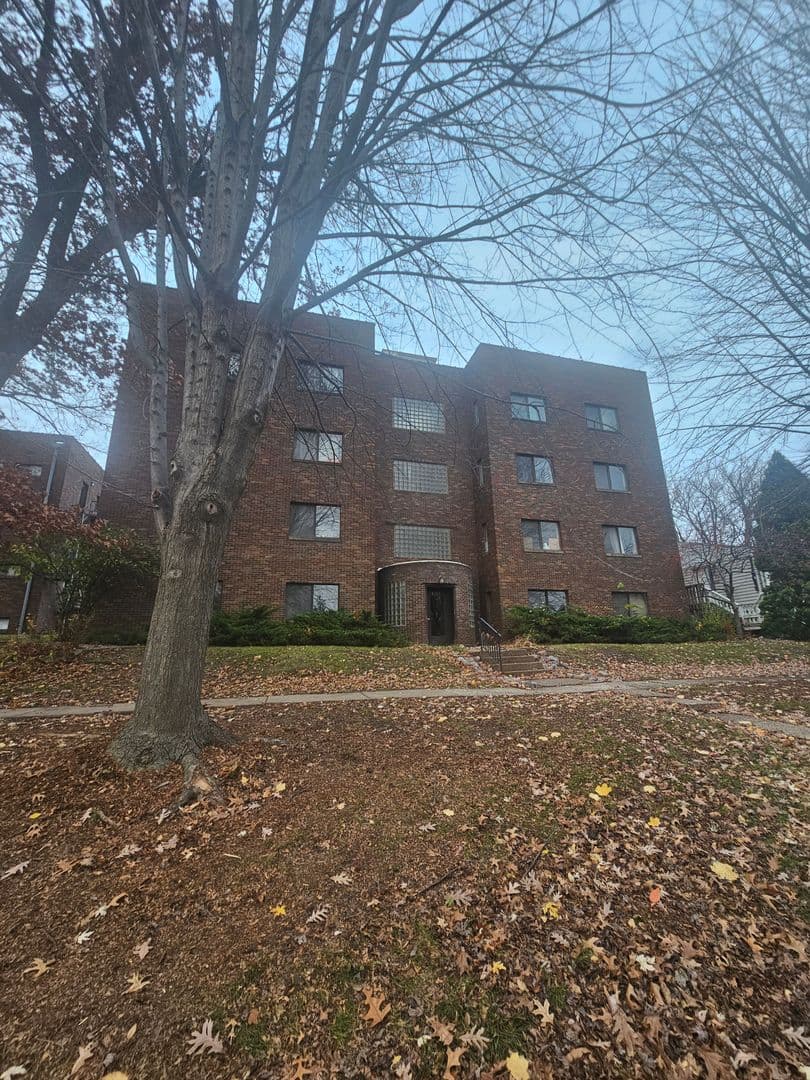 Davenport Apartment: 1011 Bridge Ave. - 1212 E 10th St.
