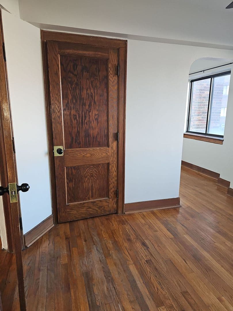 Davenport Apartment: 1011 Bridge Ave. - 1212 E 10th St.
