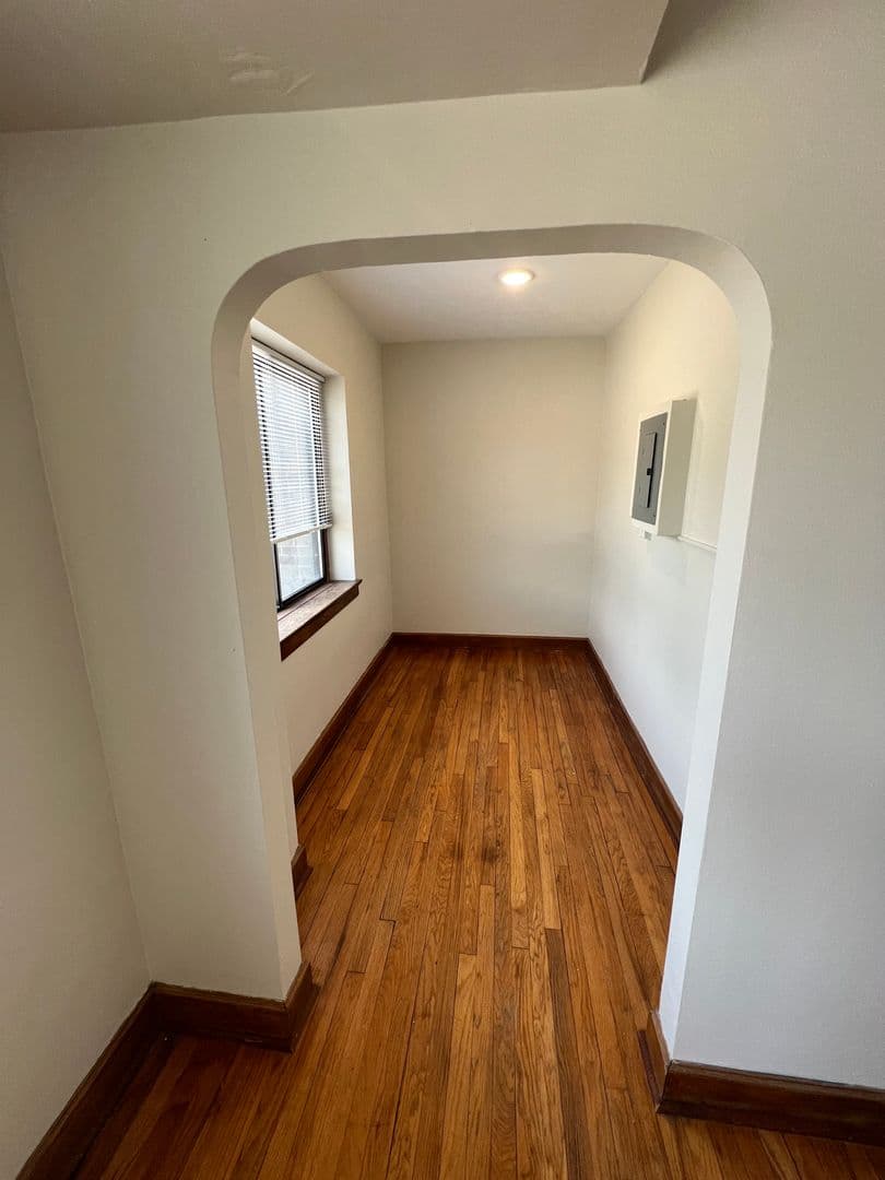 Davenport Apartment: 1011 Bridge Ave. - 1212 E 10th St.