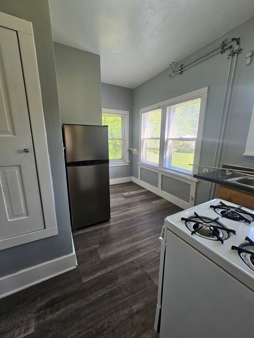 Rock Island Apartment: 1819 17th St.