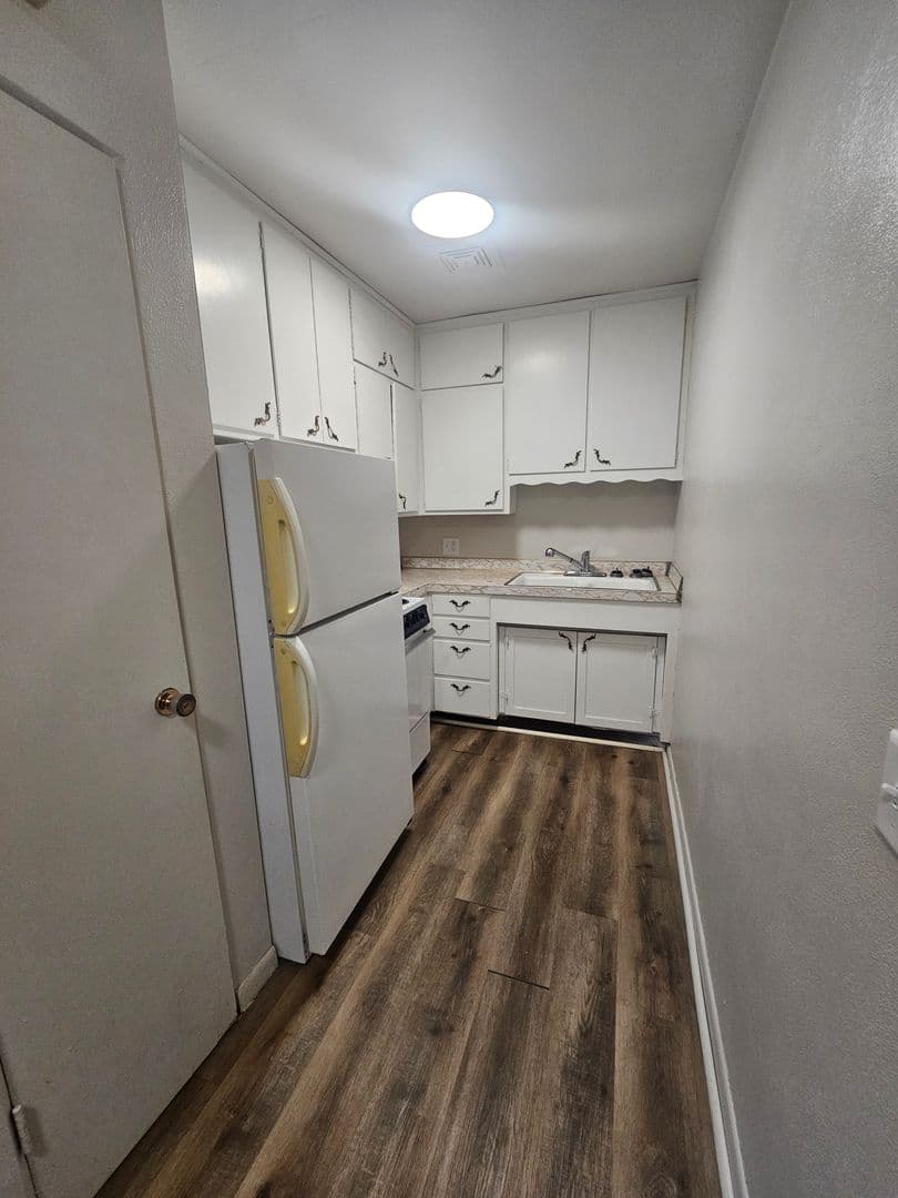 Aledo Apartment: 607 NE 3rd Ave