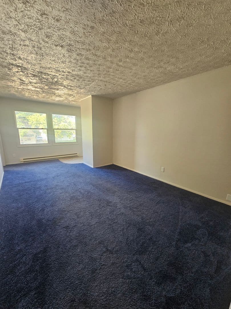 Aledo Apartment: 804 SW 4th St.