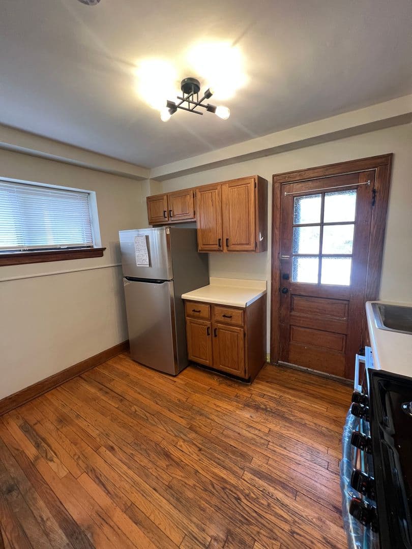 Davenport Apartment: 1011 Bridge Ave. - 1212 E 10th St.