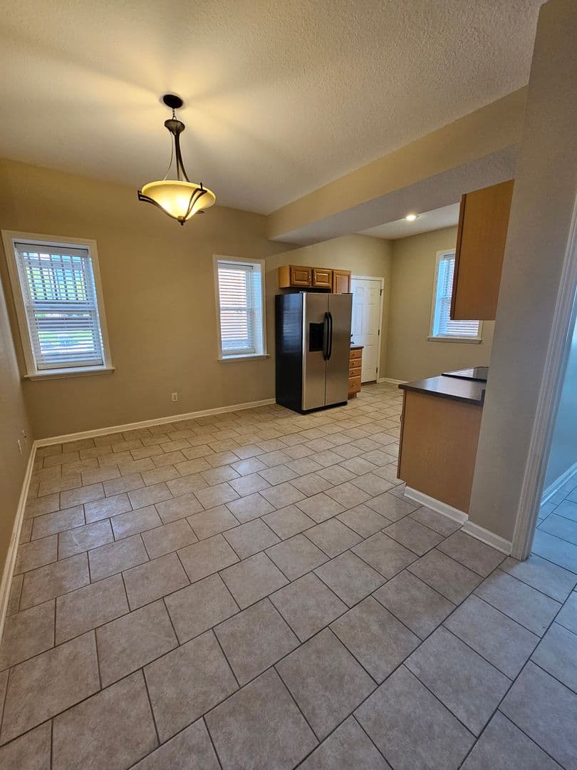 Davenport Apartment: 108 W 5th Street