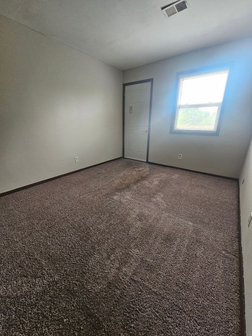 Davenport Apartment: 710 W 63rd St.