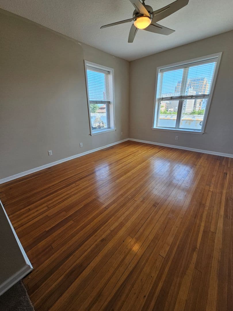 Davenport Apartment: 108 W 5th Street