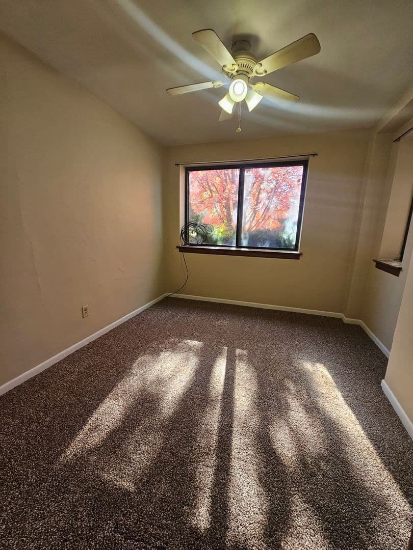 Davenport Apartment: 1011 Bridge Ave. - 1212 E 10th St.