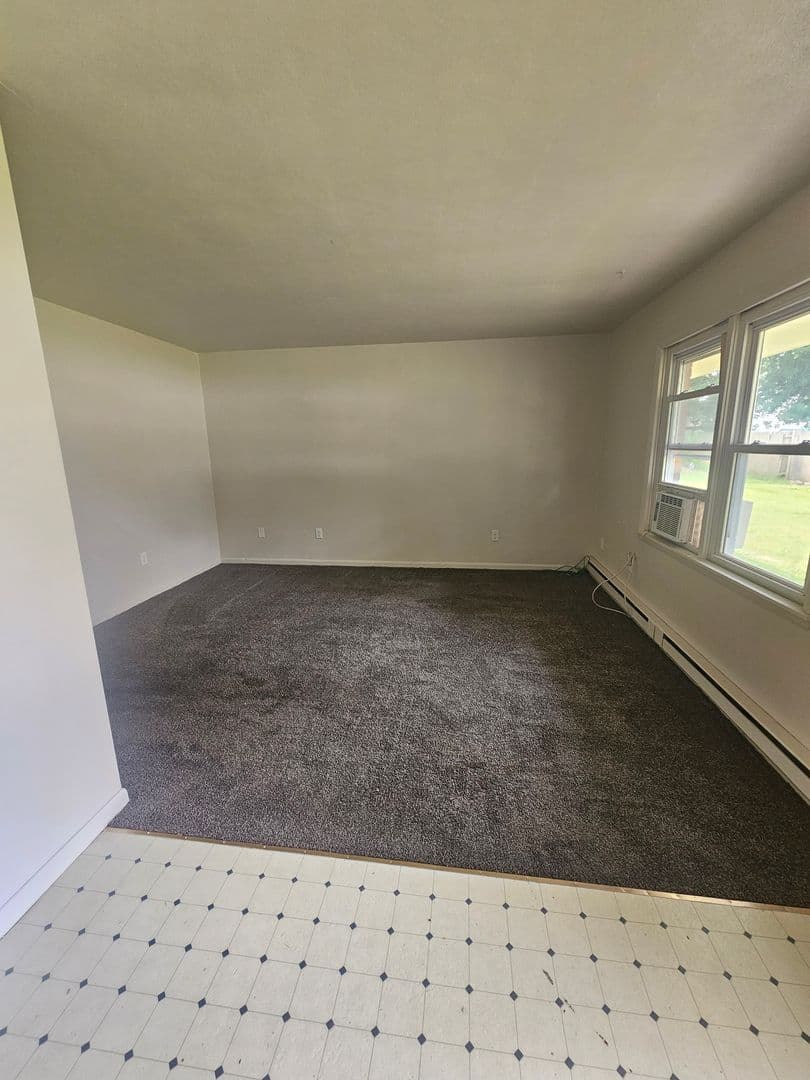 Aledo Apartment: 607 NE 3rd Ave