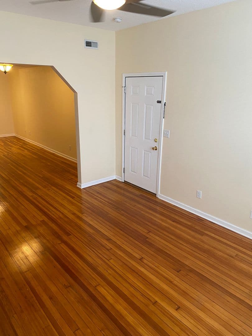 Davenport Apartment: 108 W 5th Street