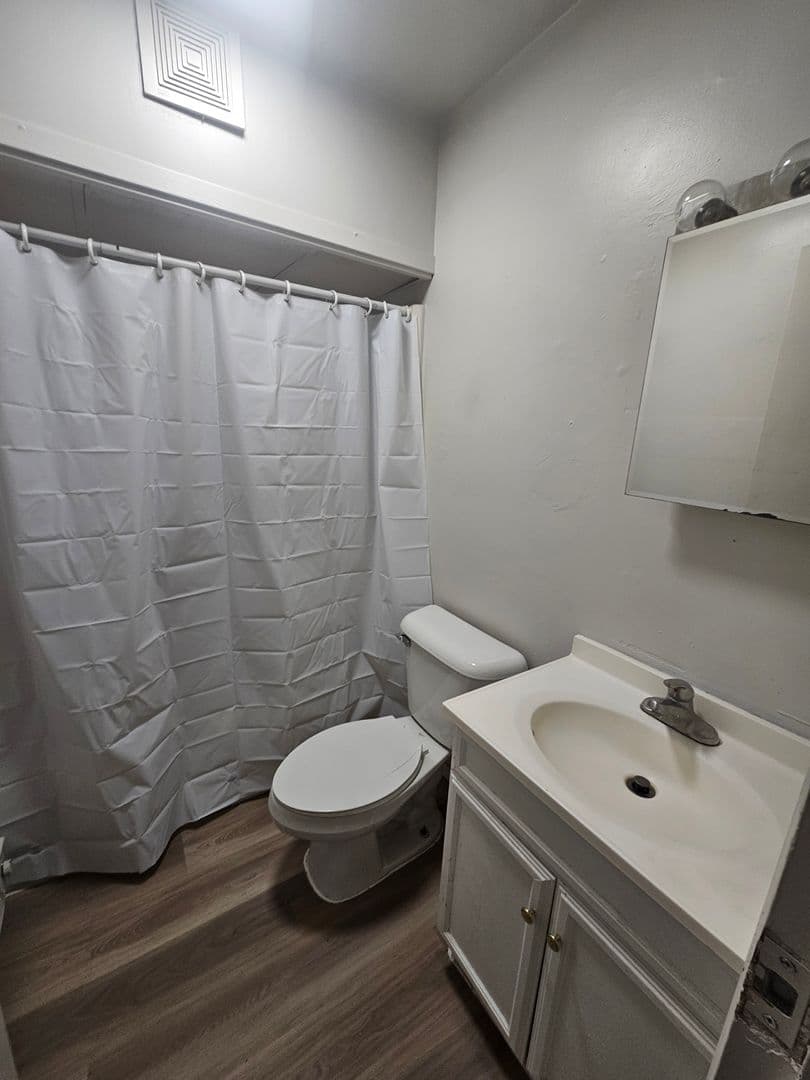 Aledo Apartment: 401-407 SW 8th St.