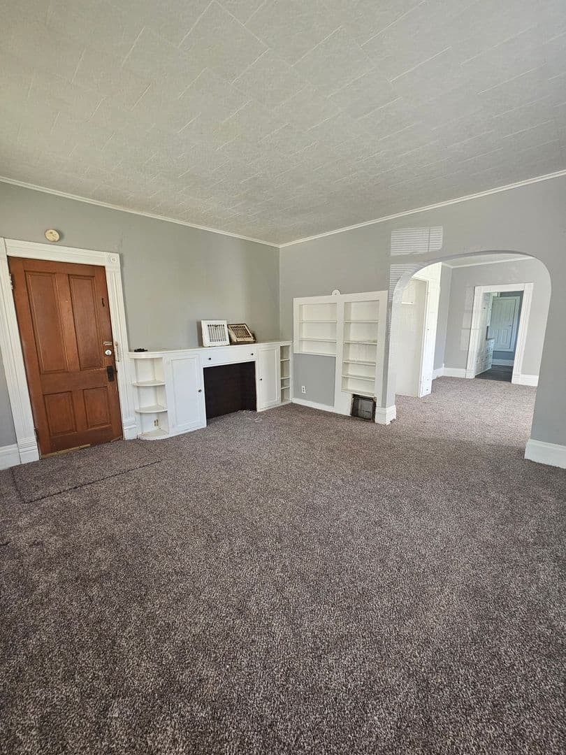 Rock Island Apartment: 1819 17th St.