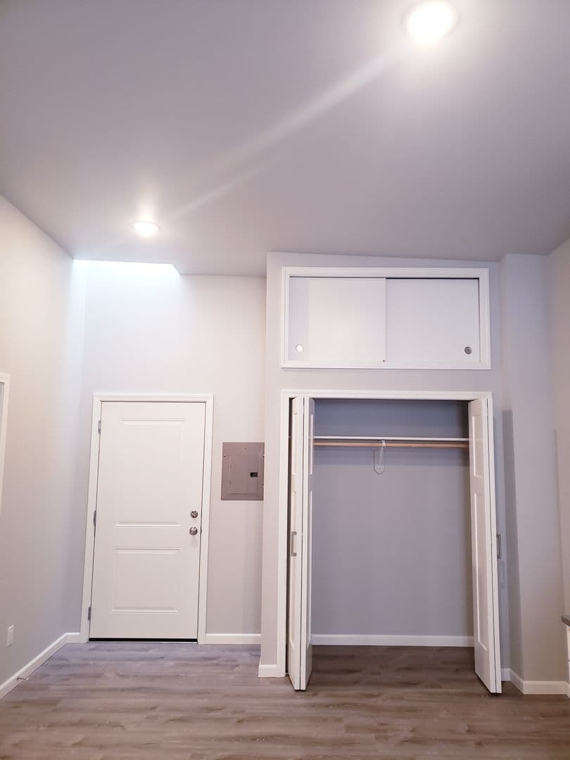 Wenatchee Apartment: 112 N. Wenatchee Ave