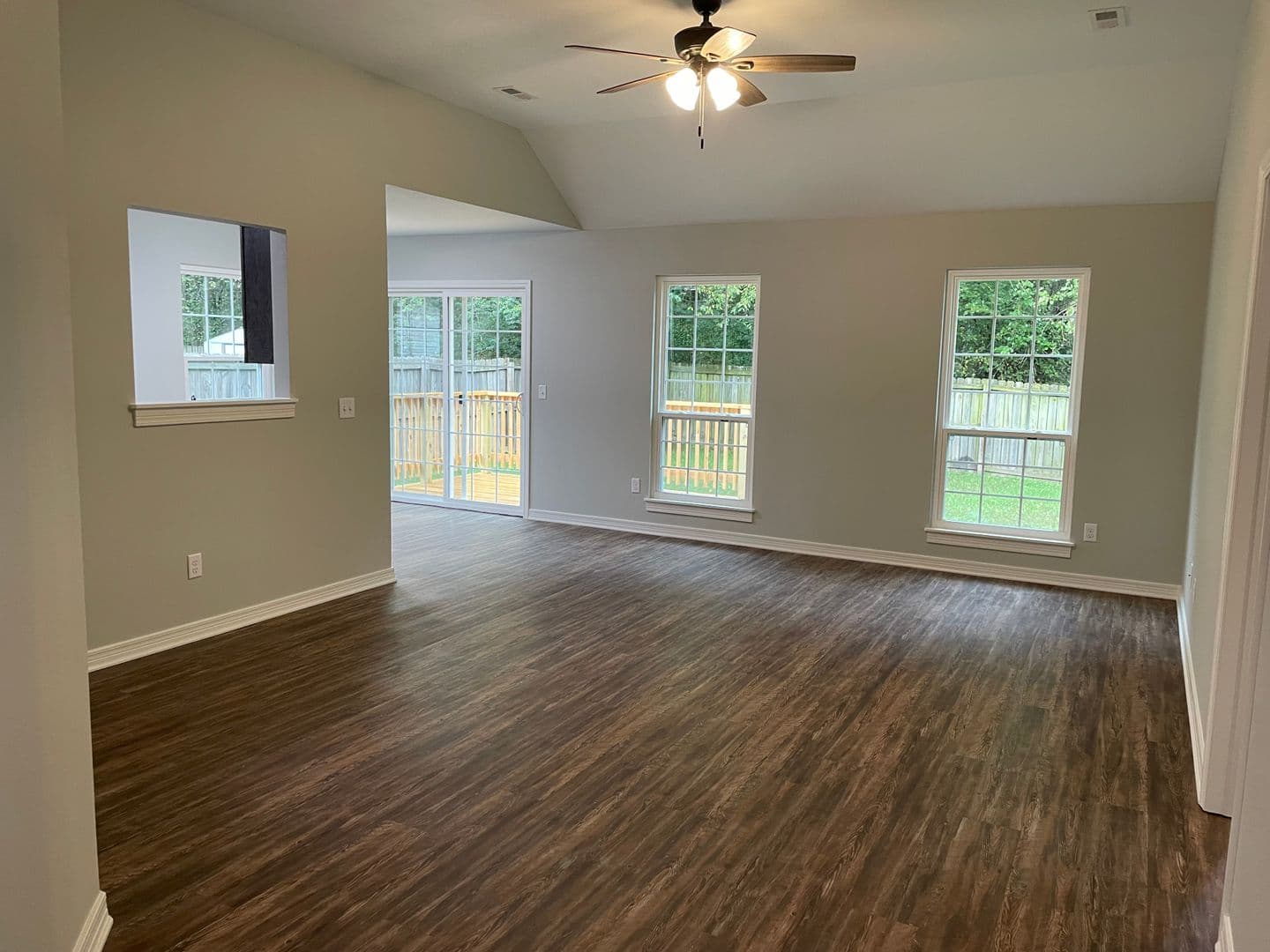 Springdale House: 3127 Riverside